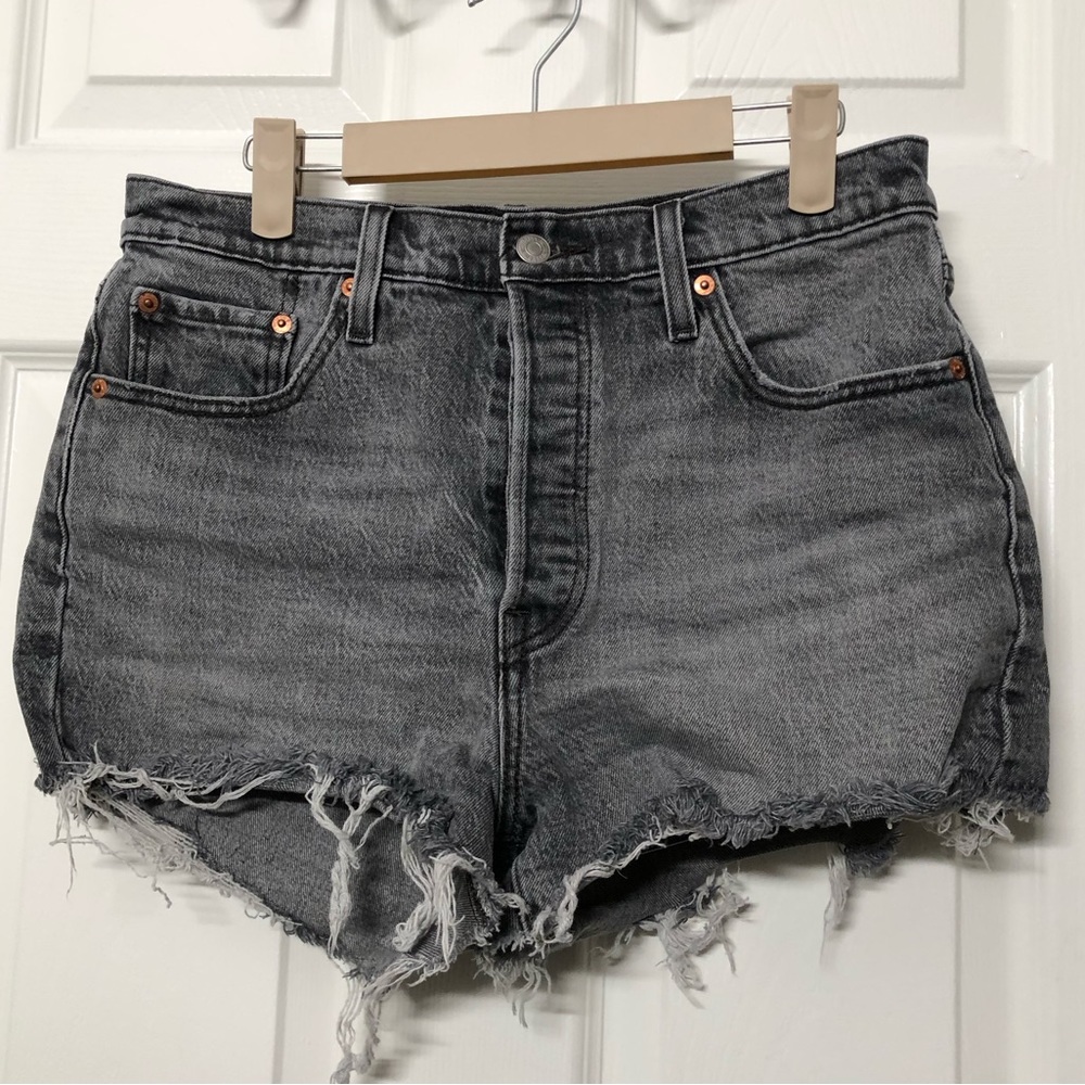 Levi’s dark wash 501 shorts